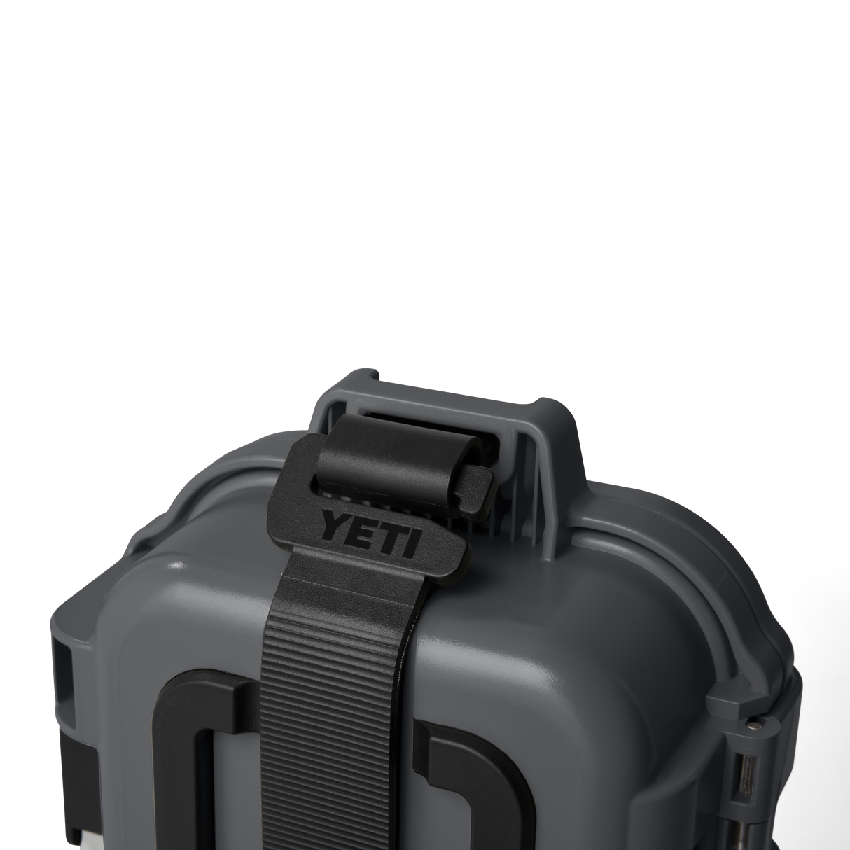 Detailing1 YETI LoadOut GoBox 1 Charcoal — Verschluss-Detail
