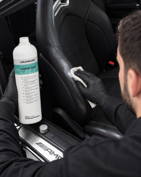 Leather Care posé finement au chiffon viscose — dans l’article « Entretien du cuir avant l’hiver : évite les craquelures »