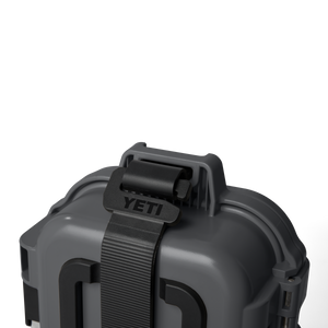 Detailing1 YETI LoadOut GoBox 1 Charcoal — Verschluss-Detail