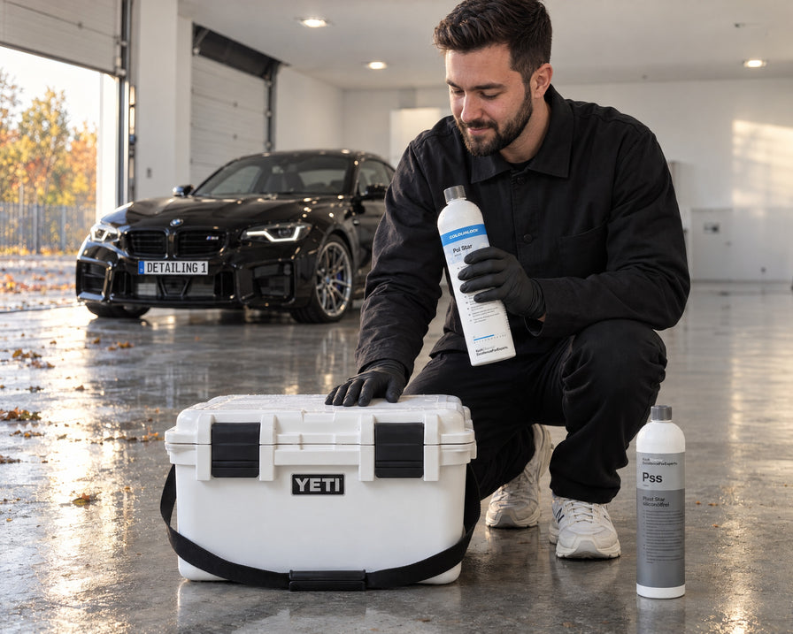 Daniel de Detailing1 avec COLOURLOCK Pol Star près de la YETI LoadOut GoBox 30, à côté Koch-Chemie Plast Star Pss, BMW M2
