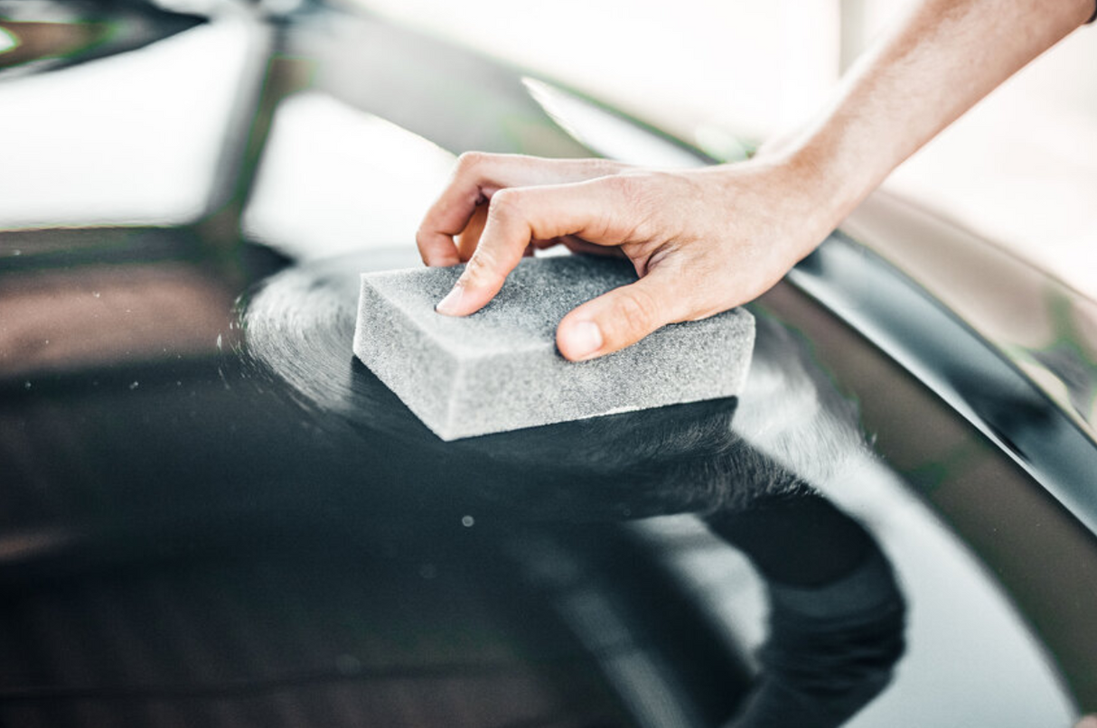 Detailing1 Dr. Wack A1 DER Wax Auftragsschwamm — in der Anwendung