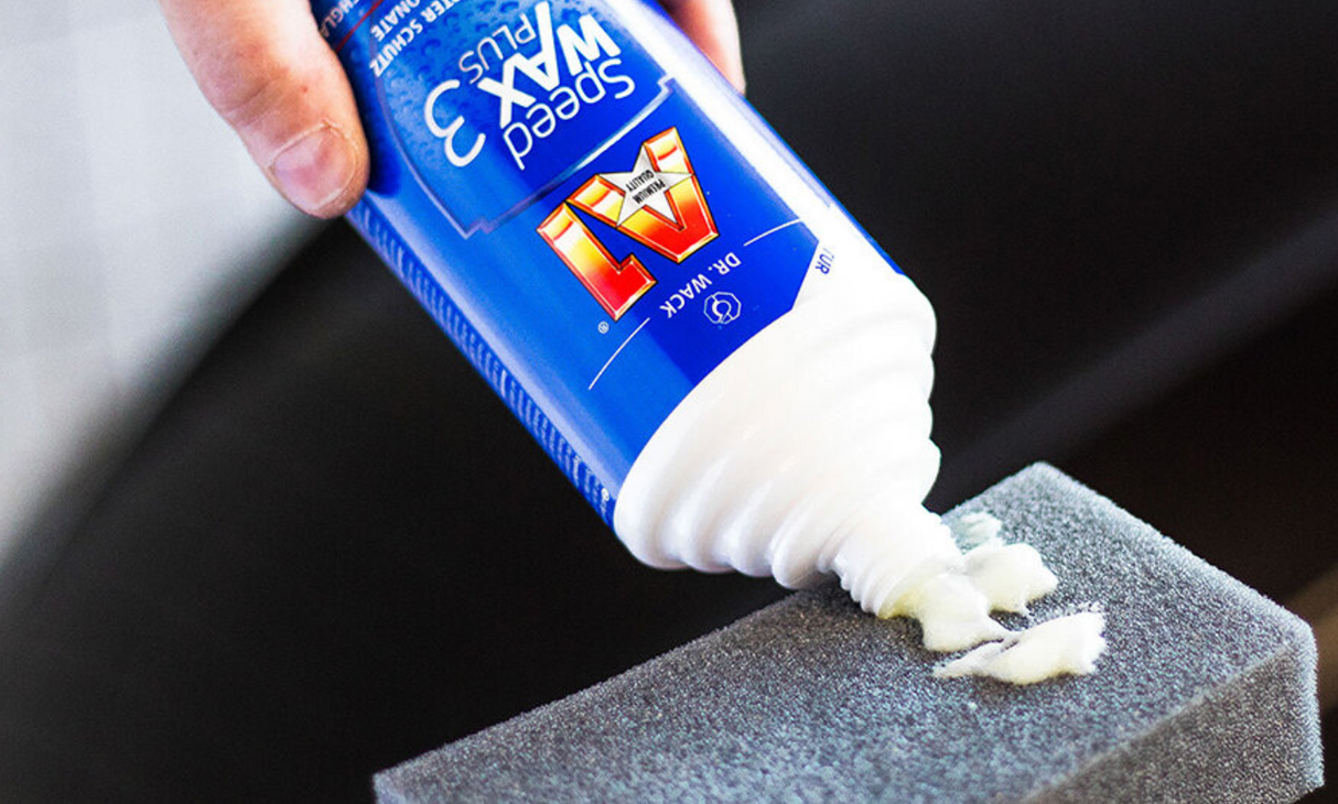 Detailing1 Dr. Wack A1 DER Wax Auftragsschwamm — in der Anwendung