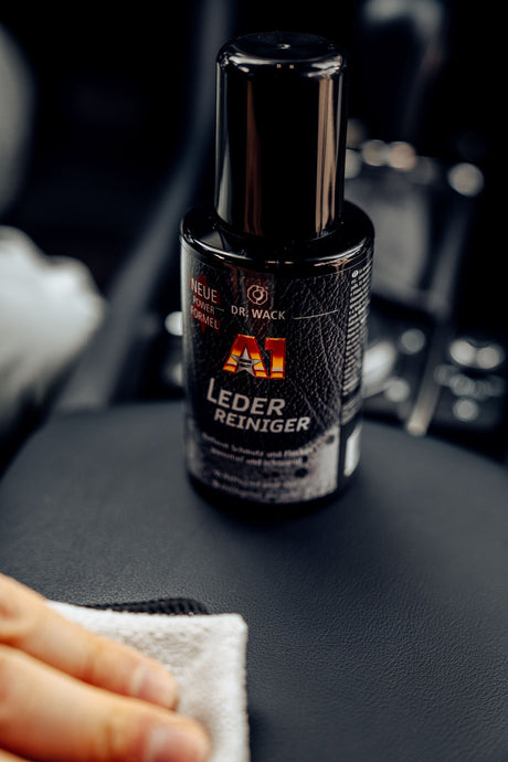 Detailing1 Dr. Wack A1 Leder-Reiniger Lederreiniger — in der Anwendung